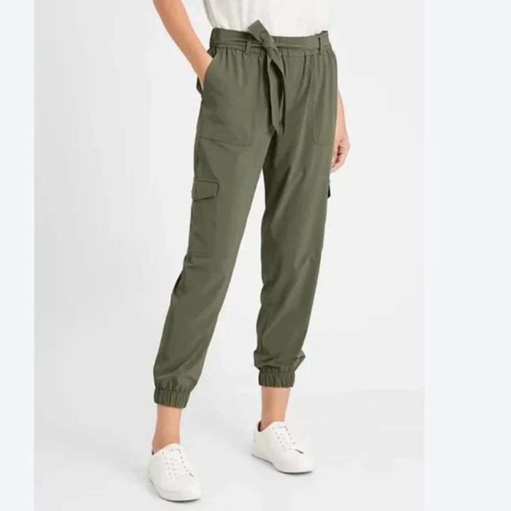Banana Republic Tie-Waist Cargo Jogger, Size M